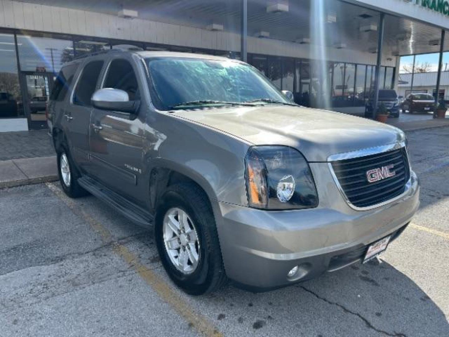 2009 GMC Yukon SLE's photo