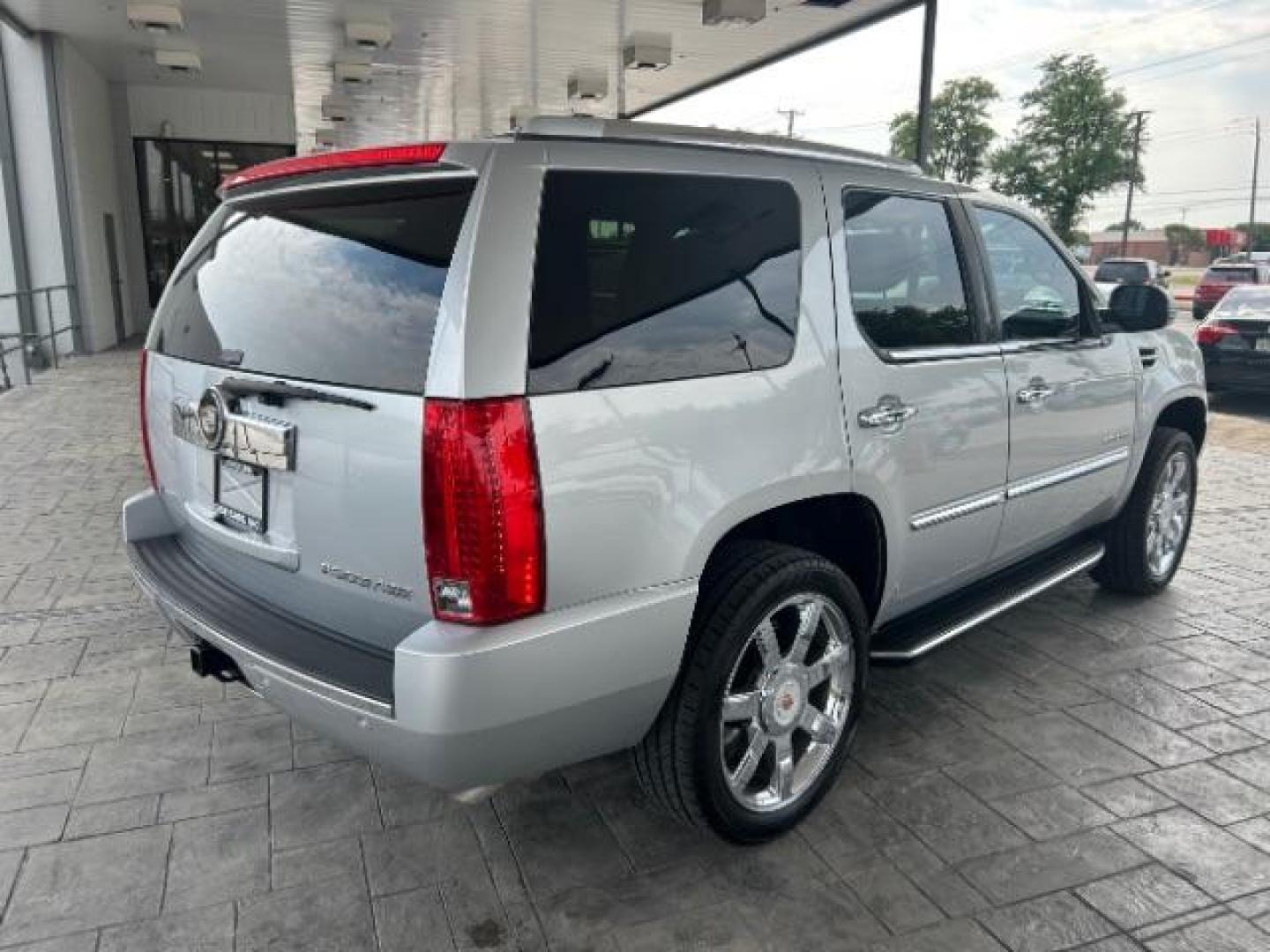 2012 Radiant Silver Metallic /Cashmere Leather Interior Cadillac Escalade AWD Luxury (1GYS4BEF0CR) with an 6.2L V8 OHV 16V FFV engine, 6-Speed Automatic transmission, located at 12182 Garland Rd, Dallas, TX, 75218, (214) 521-2040, 0.000000, 0.000000 - Photo#7