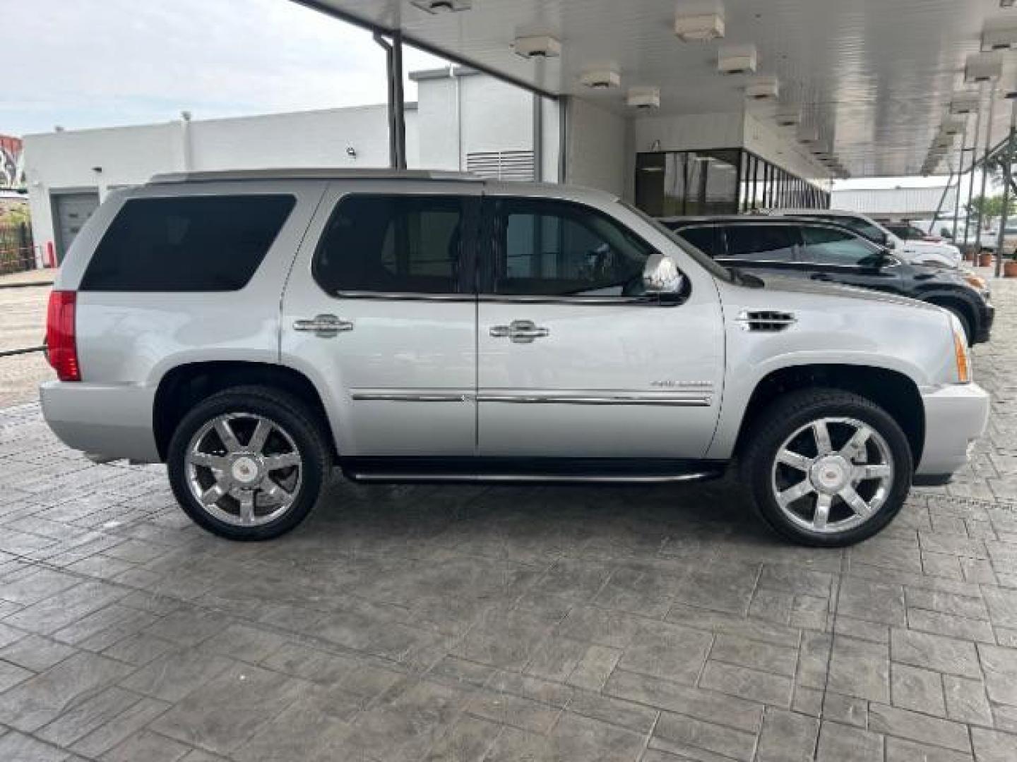 2012 Radiant Silver Metallic /Cashmere Leather Interior Cadillac Escalade AWD Luxury (1GYS4BEF0CR) with an 6.2L V8 OHV 16V FFV engine, 6-Speed Automatic transmission, located at 12182 Garland Rd, Dallas, TX, 75218, (214) 521-2040, 0.000000, 0.000000 - Photo#8