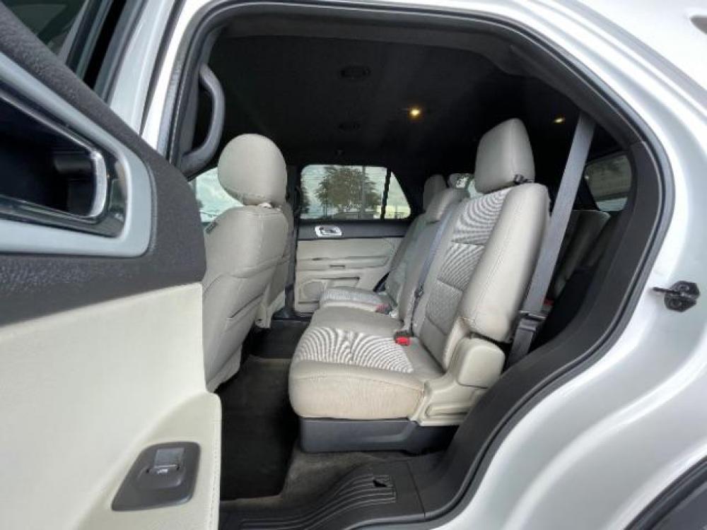 2015 White Platinum Metal Ford Explorer XLT FWD (1FM5K7D85FG) with an 3.5L V6 DOHC 24V engine, 6-Speed Automatic transmission, located at 12182 Garland Rd, Dallas, TX, 75218, (214) 521-2040, 0.000000, 0.000000 - Photo #10