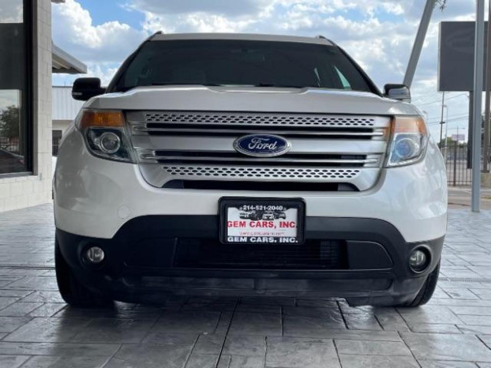 2015 White Platinum Metal Ford Explorer XLT FWD (1FM5K7D85FG) with an 3.5L V6 DOHC 24V engine, 6-Speed Automatic transmission, located at 12182 Garland Rd, Dallas, TX, 75218, (214) 521-2040, 0.000000, 0.000000 - Photo #1
