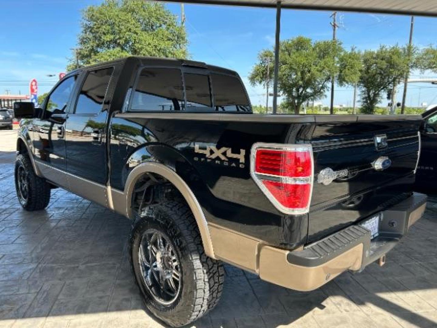 2014 BLACK /Pale Adobe Ford F-150 King Ranch SuperCrew 6.5-ft. Bed 4WD (1FTFW1ET8EK) with an 3.5L V6 TURBO engine, 6-Speed Automatic transmission, located at 12182 Garland Rd, Dallas, TX, 75218, (214) 521-2040, 0.000000, 0.000000 - Photo#4