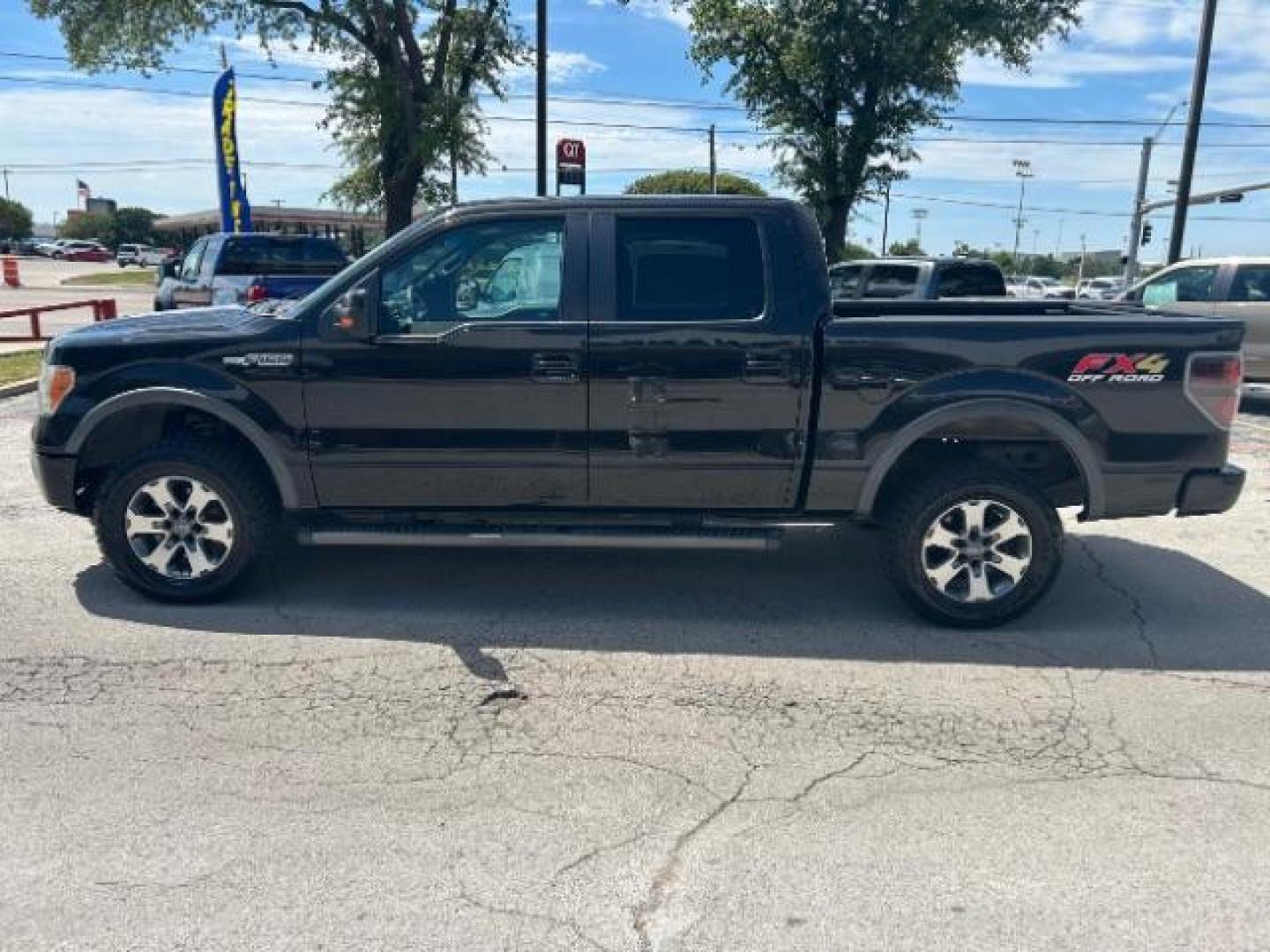 2013 BLACK Ford F-150 FX4 SuperCrew 5.5-ft (1FTFW1EF1DK) with an 5.0L V8 engine, 6-Speed Automatic transmission, located at 12182 Garland Rd, Dallas, TX, 75218, (214) 521-2040, 0.000000, 0.000000 - Photo#3