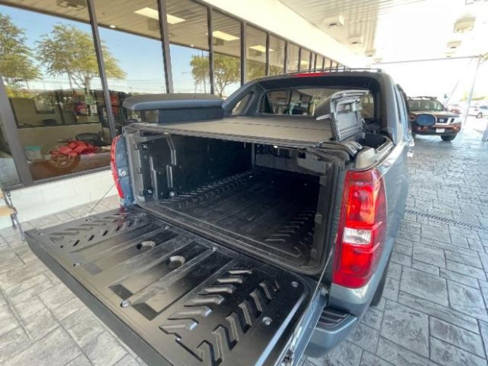 2011 Blue Granite Metallic Chevrolet Avalanche LS 2WD (3GNMCEE06BG) with an 5.3L V8 OHV 16V FFV engine, 4-Speed Automatic transmission, located at 12182 Garland Rd, Dallas, TX, 75218, (214) 521-2040, 0.000000, 0.000000 - Photo #16