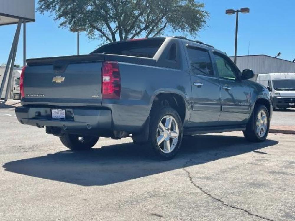 2011 Blue Granite Metallic Chevrolet Avalanche LS 2WD (3GNMCEE06BG) with an 5.3L V8 OHV 16V FFV engine, 4-Speed Automatic transmission, located at 12182 Garland Rd, Dallas, TX, 75218, (214) 521-2040, 0.000000, 0.000000 - Photo #6