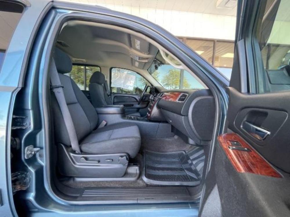 2011 Blue Granite Metallic Chevrolet Avalanche LS 2WD (3GNMCEE06BG) with an 5.3L V8 OHV 16V FFV engine, 4-Speed Automatic transmission, located at 12182 Garland Rd, Dallas, TX, 75218, (214) 521-2040, 0.000000, 0.000000 - Photo #8