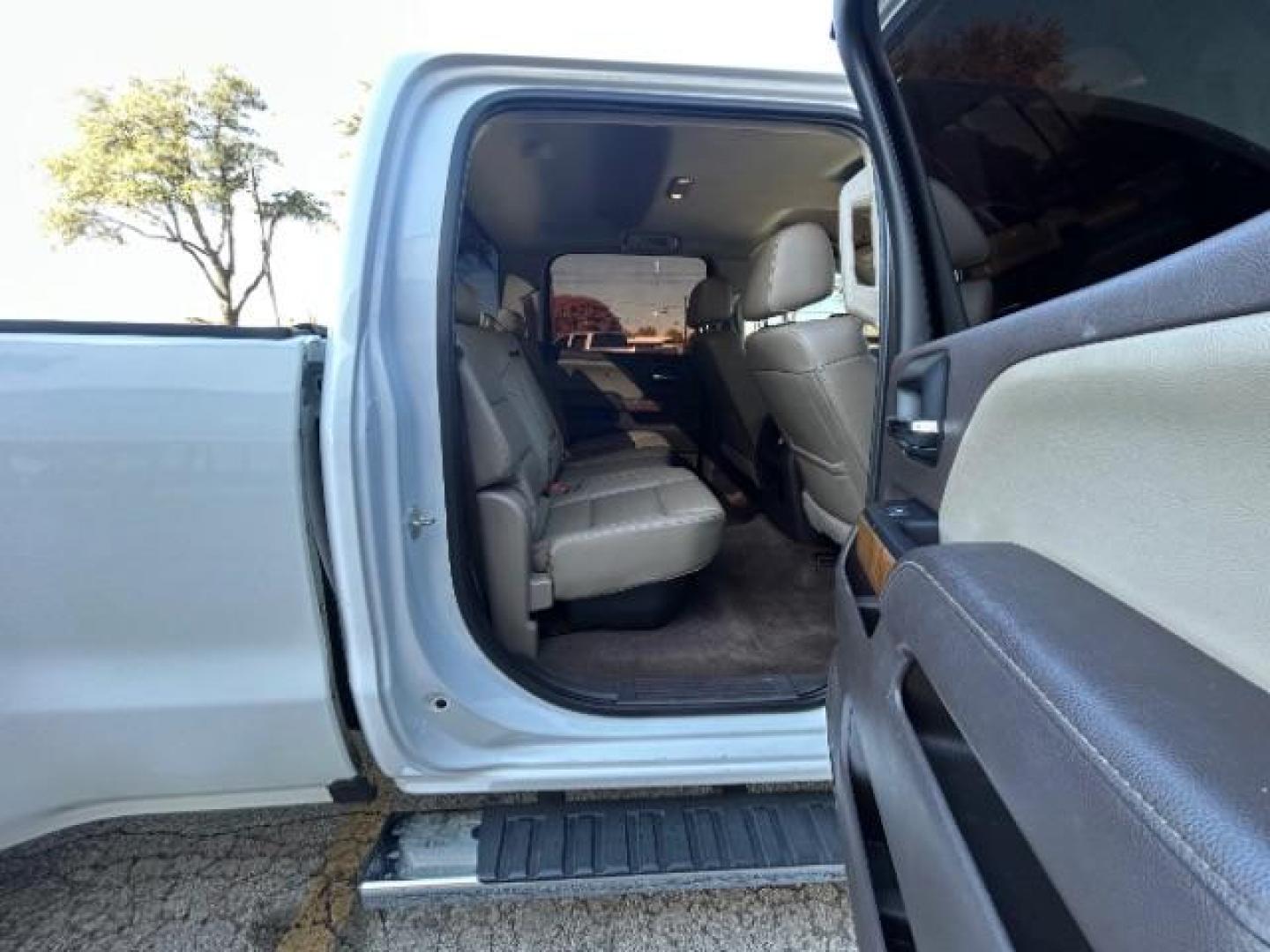 2018 Summit White GMC Sierra 3500HD SLT Crew Cab 4WD (1GT42XCG9JF) with an 6.0L V8 OHV 16V FFV engine, 6-Speed Automatic transmission, located at 12182 Garland Rd, Dallas, TX, 75218, (214) 521-2040, 0.000000, 0.000000 - Photo#9