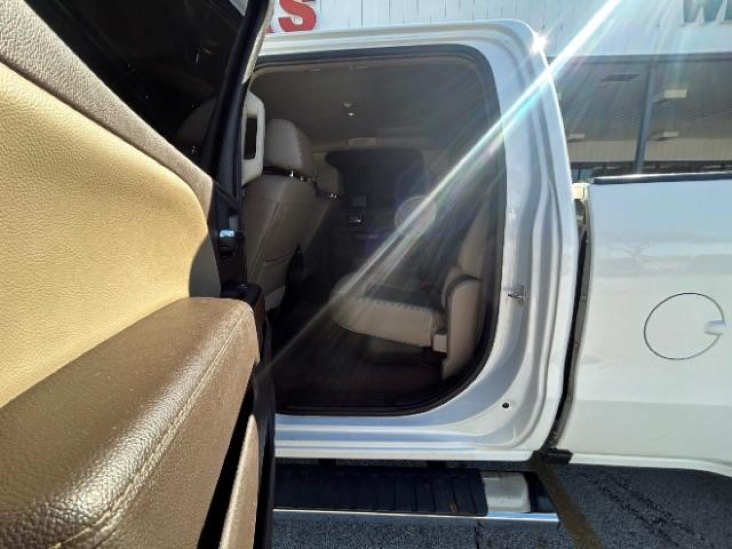 2018 Summit White GMC Sierra 3500HD SLT Crew Cab 4WD (1GT42XCG9JF) with an 6.0L V8 OHV 16V FFV engine, 6-Speed Automatic transmission, located at 12182 Garland Rd, Dallas, TX, 75218, (214) 521-2040, 0.000000, 0.000000 - Photo#10