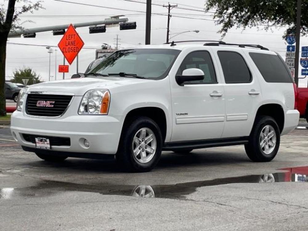 2013 Summit White GMC Yukon SLE 2WD (1GKS1AE07DR) with an 5.3L V8 OHV 16V FFV engine, 6-Speed Automatic transmission, located at 12182 Garland Rd, Dallas, TX, 75218, (214) 521-2040, 0.000000, 0.000000 - Photo #2