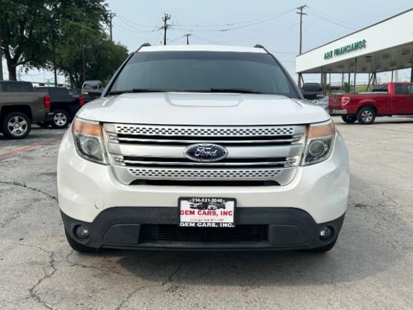 2014 White /Charcoal Black Ford Explorer XLT 4WD (1FM5K8D85EG) with an 3.5L V6 DOHC 24V engine, 6-Speed Automatic transmission, located at 12182 Garland Rd, Dallas, TX, 75218, (214) 521-2040, 0.000000, 0.000000 - Photo#1