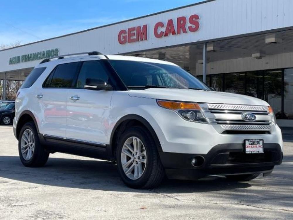 2013 Oxford White Ford Explorer XLT 4WD (1FM5K8D81DG) with an 3.5L V6 DOHC 24V engine, 6-Speed Automatic transmission, located at 12182 Garland Rd, Dallas, TX, 75218, (214) 521-2040, 0.000000, 0.000000 - Photo #0