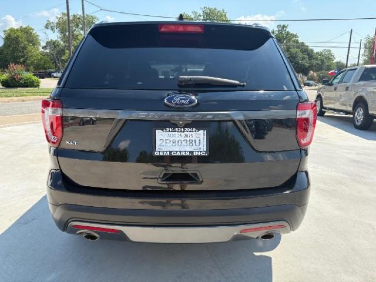 2017 Shadow Black Ford Explorer XLT FWD (1FM5K7D81HG) with an 3.5L V6 DOHC 24V engine, 6-Speed Automatic transmission, located at 12182 Garland Rd, Dallas, TX, 75218, (214) 521-2040, 0.000000, 0.000000 - Photo#7