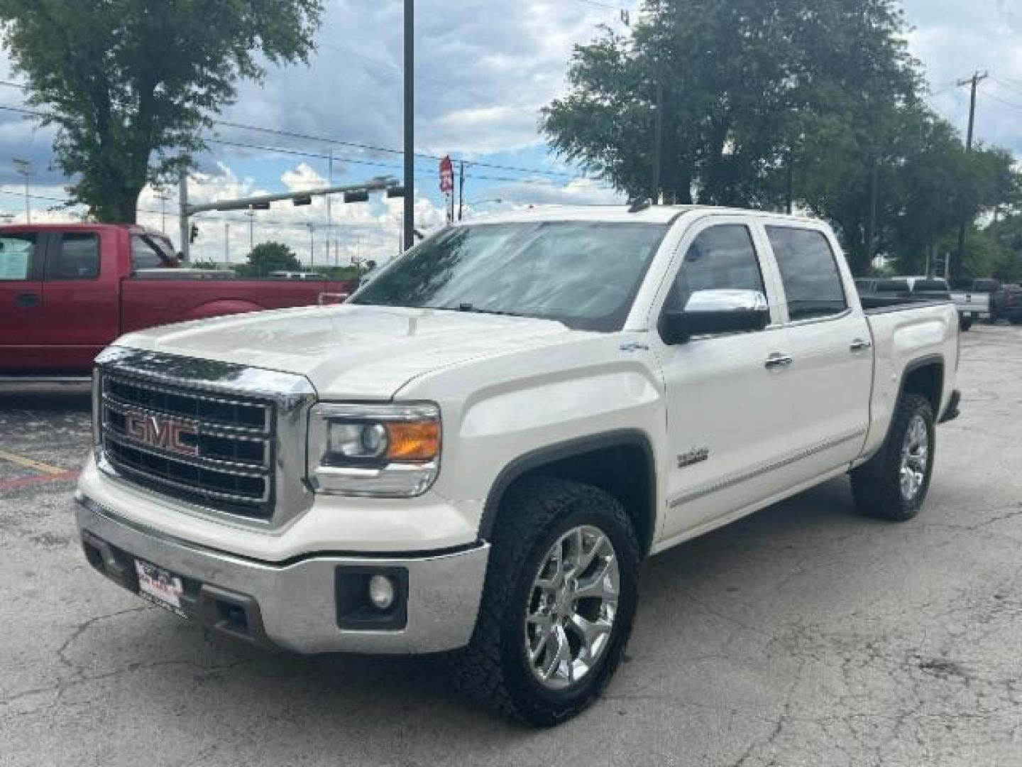 2014 Summit White GMC Sierra 1500 SLT Crew Cab 4WD (3GTU2VEC7EG) with an 5.3L V8 OHV 16V engine, 6-Speed Automatic transmission, located at 12182 Garland Rd, Dallas, TX, 75218, (214) 521-2040, 0.000000, 0.000000 - Photo#2