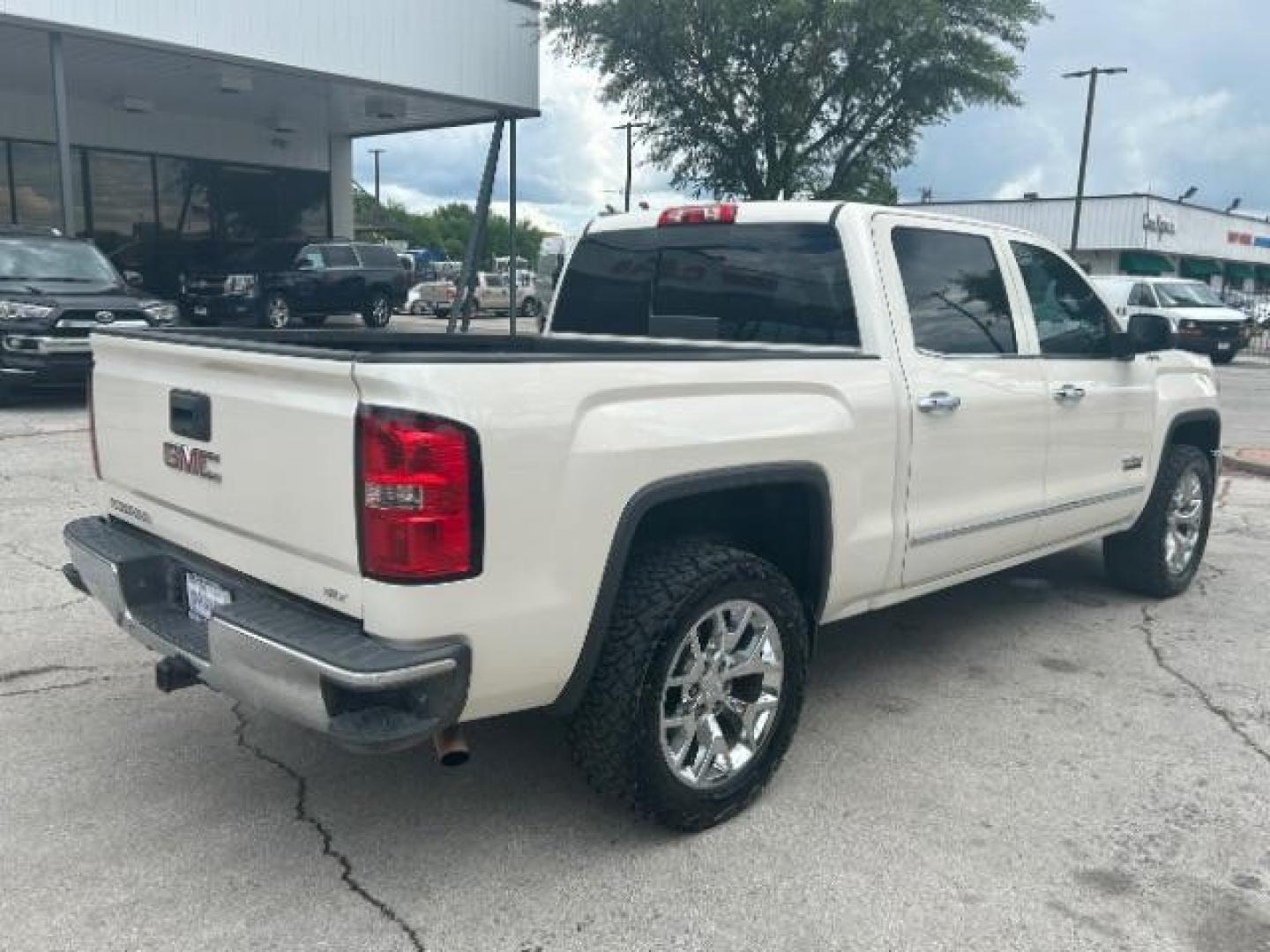 2014 Summit White GMC Sierra 1500 SLT Crew Cab 4WD (3GTU2VEC7EG) with an 5.3L V8 OHV 16V engine, 6-Speed Automatic transmission, located at 12182 Garland Rd, Dallas, TX, 75218, (214) 521-2040, 0.000000, 0.000000 - Photo#6