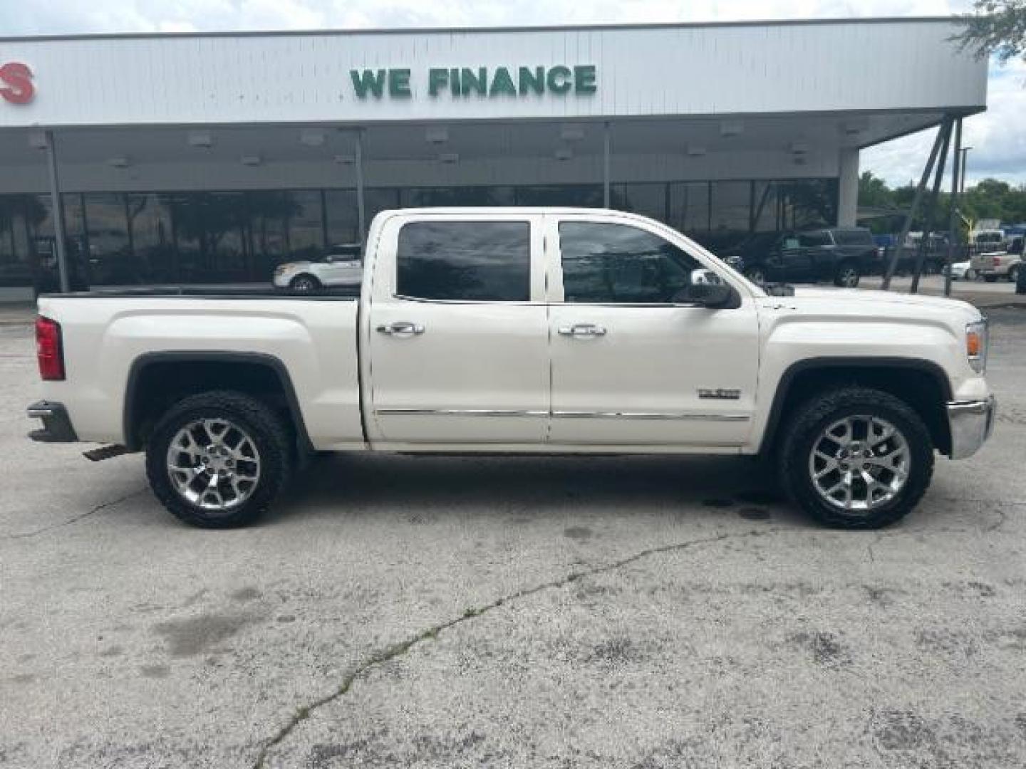 2014 Summit White GMC Sierra 1500 SLT Crew Cab 4WD (3GTU2VEC7EG) with an 5.3L V8 OHV 16V engine, 6-Speed Automatic transmission, located at 12182 Garland Rd, Dallas, TX, 75218, (214) 521-2040, 0.000000, 0.000000 - Photo#7