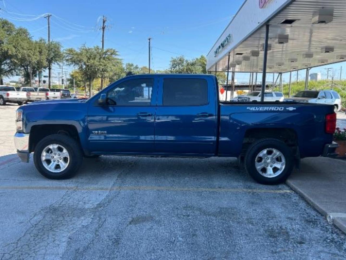 2016 Deep Ocean Blue Meta Chevrolet Silverado 1500 LT Crew Cab 2WD (3GCPCREC8GG) with an 5.3L V8 OHV 16V engine, 6-Speed Automatic transmission, located at 12182 Garland Rd, Dallas, TX, 75218, (214) 521-2040, 0.000000, 0.000000 - Photo#3