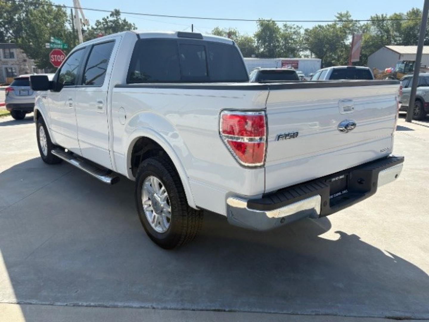 2012 Oxford White Ford F-150 Lariat SuperCrew 5.5 (1FTFW1CF4CF) with an 5.0L V8 engine, 6-Speed Automatic transmission, located at 12182 Garland Rd, Dallas, TX, 75218, (214) 521-2040, 0.000000, 0.000000- Photo#6