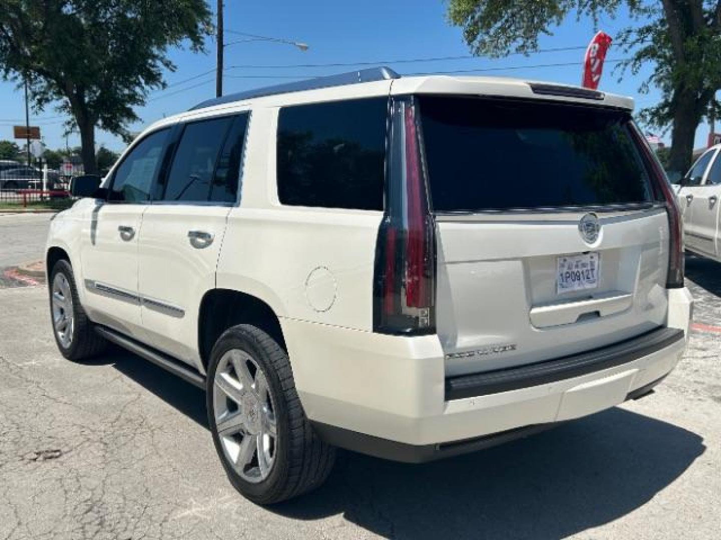 2015 White Diamond Tricoa Cadillac Escalade Premium 4WD (1GYS4CKJ9FR) with an 6.2L V8 OHV 16V FFV engine, 6-Speed Automatic transmission, located at 12182 Garland Rd, Dallas, TX, 75218, (214) 521-2040, 0.000000, 0.000000 - Photo#4