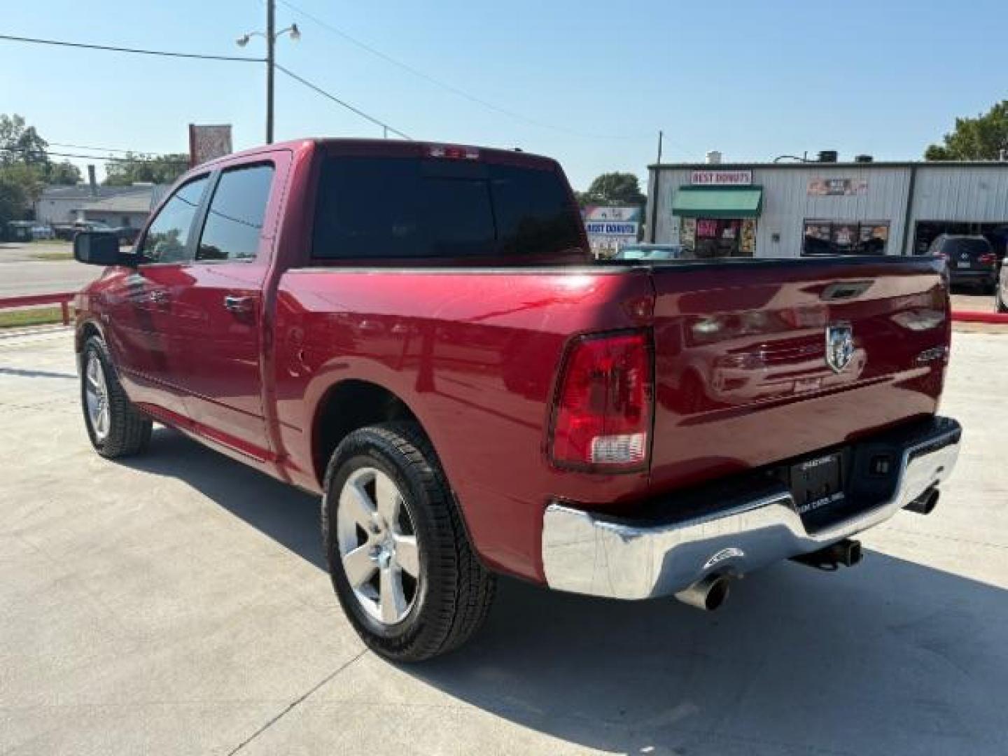 2012 Flame Red /Light Pebble Beige/Bark Brown Cloth Interior RAM 1500 SLT Crew Cab 4WD (1C6RD7LT6CS) with an 5.7L V8 OHV 16V engine, 6-Speed Automatic transmission, located at 12182 Garland Rd, Dallas, TX, 75218, (214) 521-2040, 0.000000, 0.000000 - Photo#5