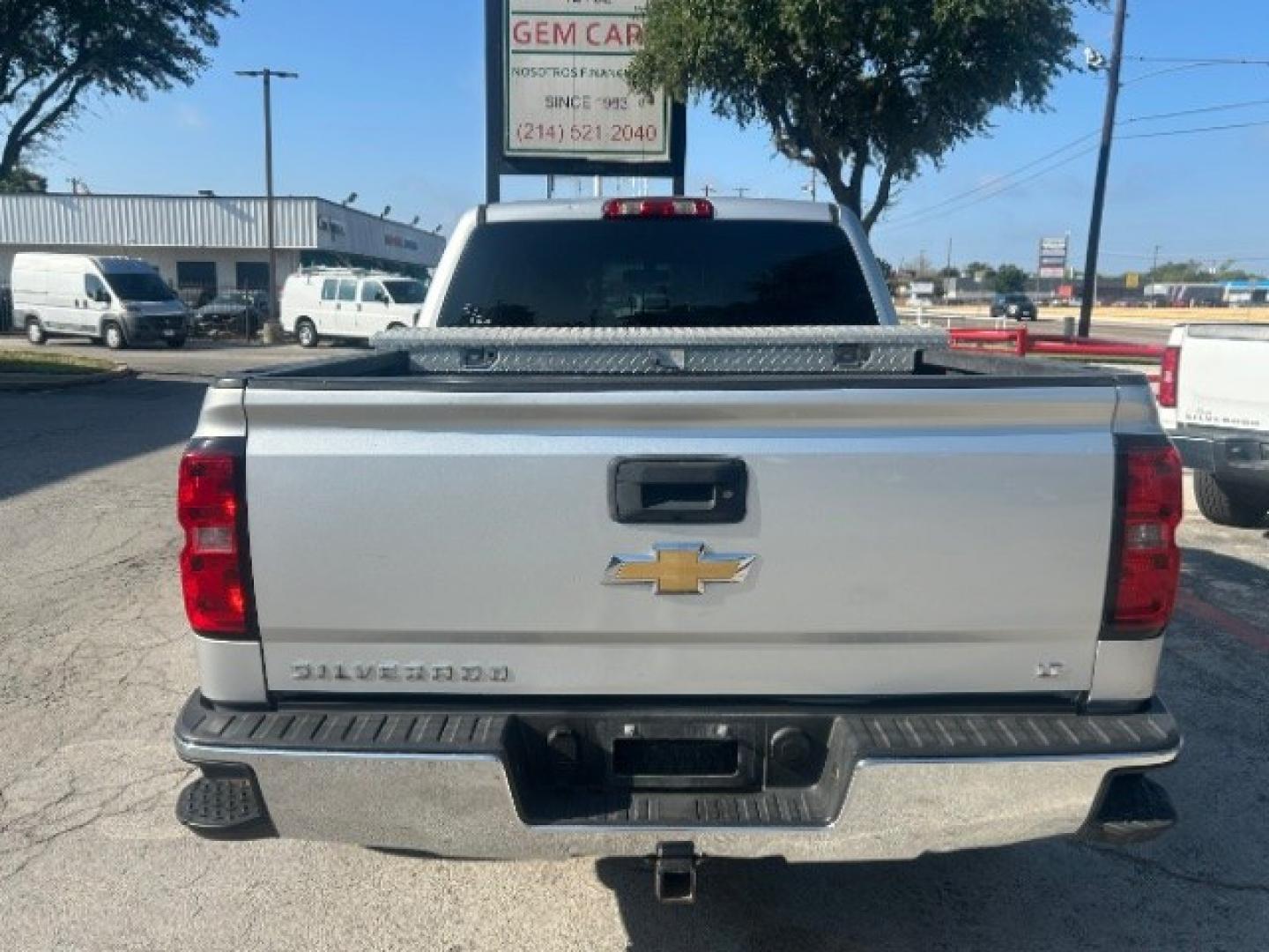 2015 Silver Chevrolet Silverado 1500 LT Crew Cab 2WD (3GCPCREC1FG) with an 5.3L V8 OHV 16V engine, 6-Speed Automatic transmission, located at 12182 Garland Rd, Dallas, TX, 75218, (214) 521-2040, 0.000000, 0.000000- Photo#5