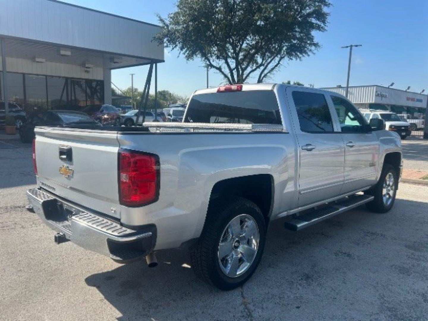 2015 Silver Chevrolet Silverado 1500 LT Crew Cab 2WD (3GCPCREC1FG) with an 5.3L V8 OHV 16V engine, 6-Speed Automatic transmission, located at 12182 Garland Rd, Dallas, TX, 75218, (214) 521-2040, 0.000000, 0.000000- Photo#6