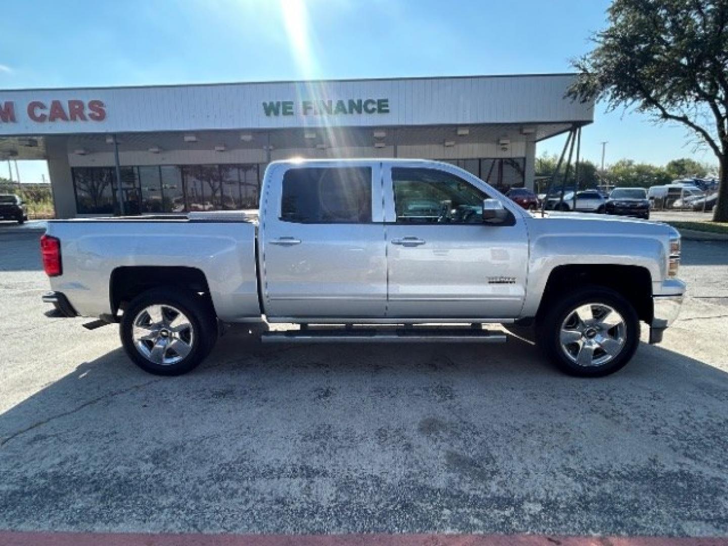 2015 Silver Chevrolet Silverado 1500 LT Crew Cab 2WD (3GCPCREC1FG) with an 5.3L V8 OHV 16V engine, 6-Speed Automatic transmission, located at 12182 Garland Rd, Dallas, TX, 75218, (214) 521-2040, 0.000000, 0.000000- Photo#7