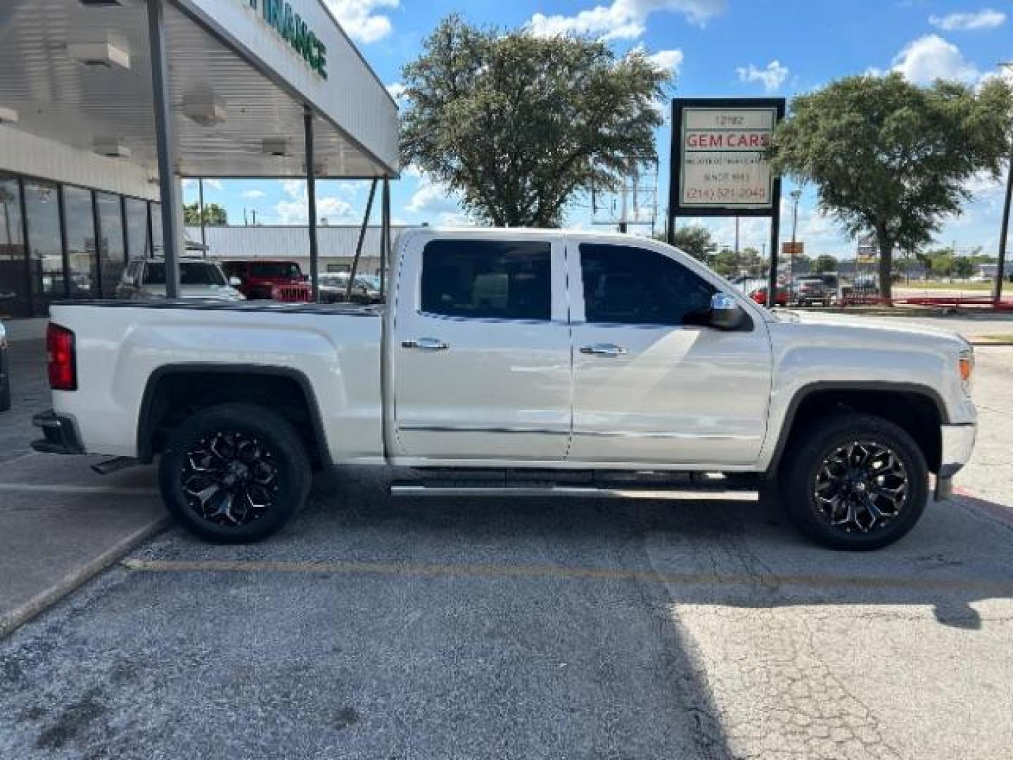 2014 Summit White /Cocoa/Dune GMC Sierra 1500 SLT Crew Cab 2WD (3GTP1VECXEG) with an 5.3L V8 OHV 16V engine, 6-Speed Automatic transmission, located at 12182 Garland Rd, Dallas, TX, 75218, (214) 521-2040, 0.000000, 0.000000 - Photo#7