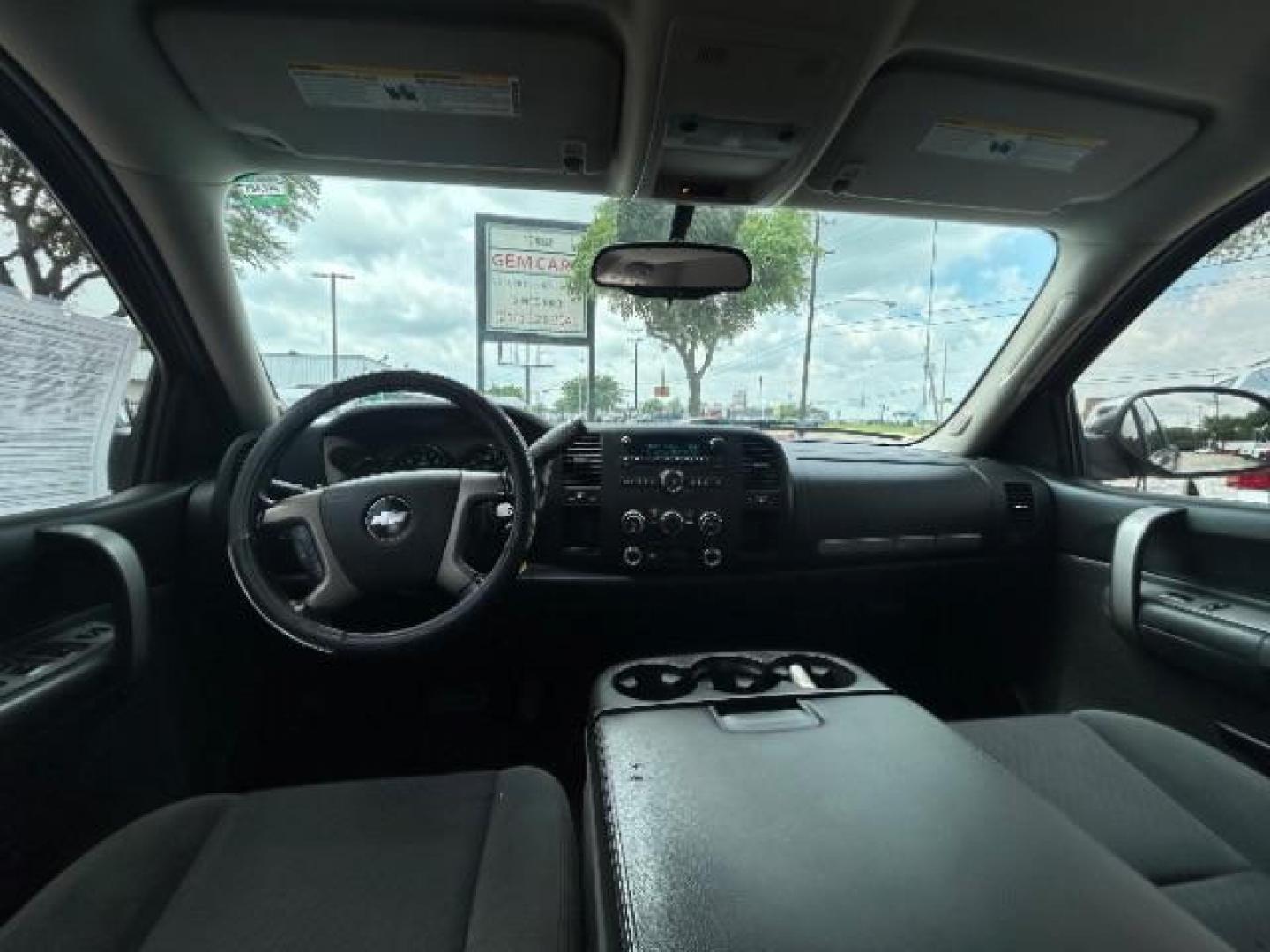 2009 Blue Granite Metalli Chevrolet Silverado 1500 LT1 Crew Cab 2WD (3GCEC23J09G) with an 5.3L V8 OHV 16V engine, 6-Speed Automatic transmission, located at 12182 Garland Rd, Dallas, TX, 75218, (214) 521-2040, 0.000000, 0.000000 - Photo#12