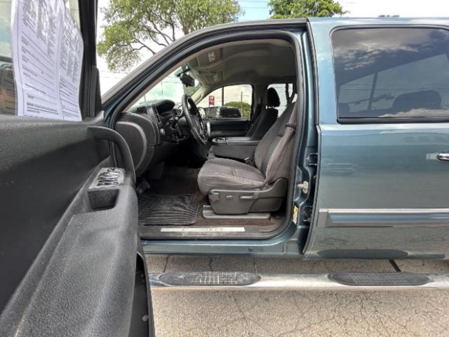 2009 Blue Granite Metalli Chevrolet Silverado 1500 LT1 Crew Cab 2WD (3GCEC23J09G) with an 5.3L V8 OHV 16V engine, 6-Speed Automatic transmission, located at 12182 Garland Rd, Dallas, TX, 75218, (214) 521-2040, 0.000000, 0.000000 - Photo#15