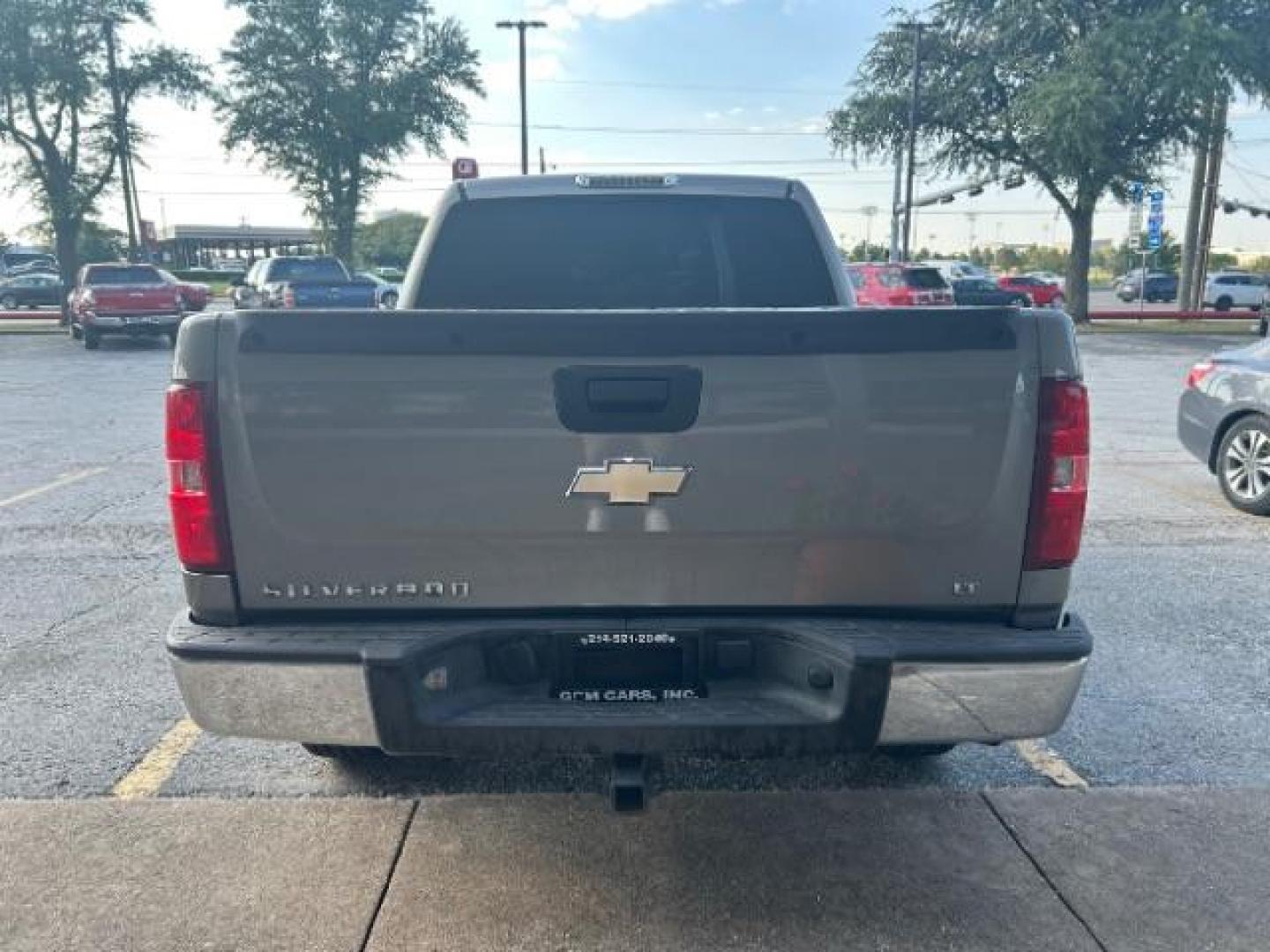 2008 Graystone Metallic Chevrolet Silverado 1500 LT1 Crew Cab 2WD (3GCEC13J38G) with an 5.3L V8 OHV 16V engine, 4-Speed Automatic transmission, located at 12182 Garland Rd, Dallas, TX, 75218, (214) 521-2040, 0.000000, 0.000000 - Photo#5