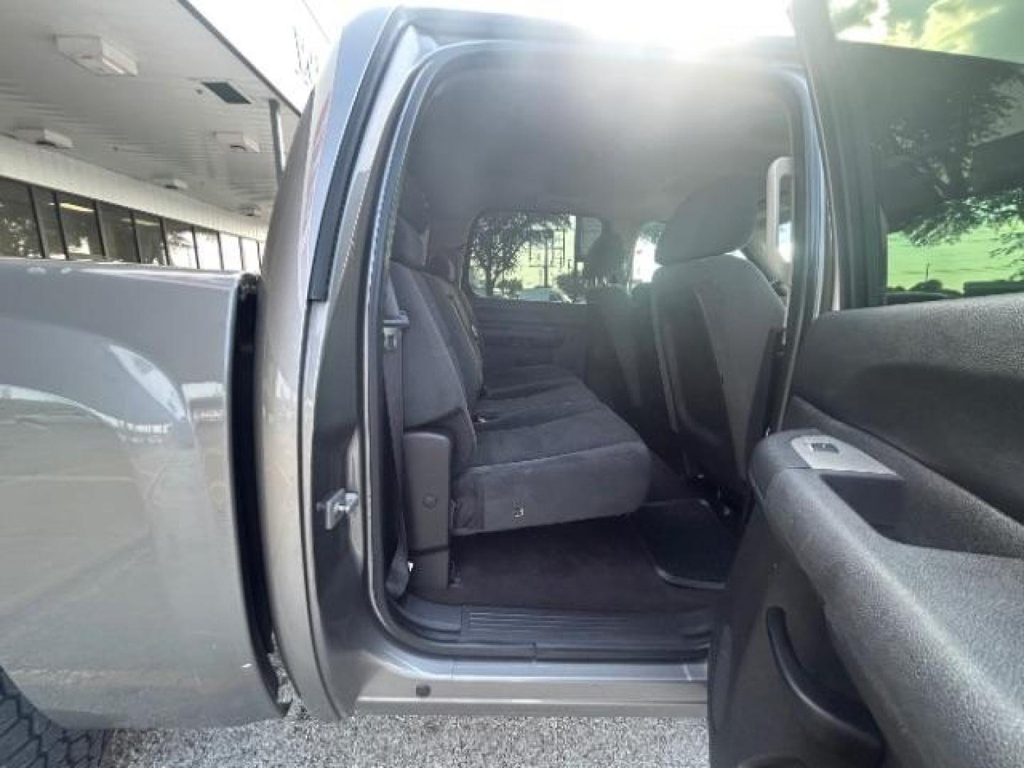 2008 Graystone Metallic Chevrolet Silverado 1500 LT1 Crew Cab 2WD (3GCEC13J38G) with an 5.3L V8 OHV 16V engine, 4-Speed Automatic transmission, located at 12182 Garland Rd, Dallas, TX, 75218, (214) 521-2040, 0.000000, 0.000000 - Photo#9