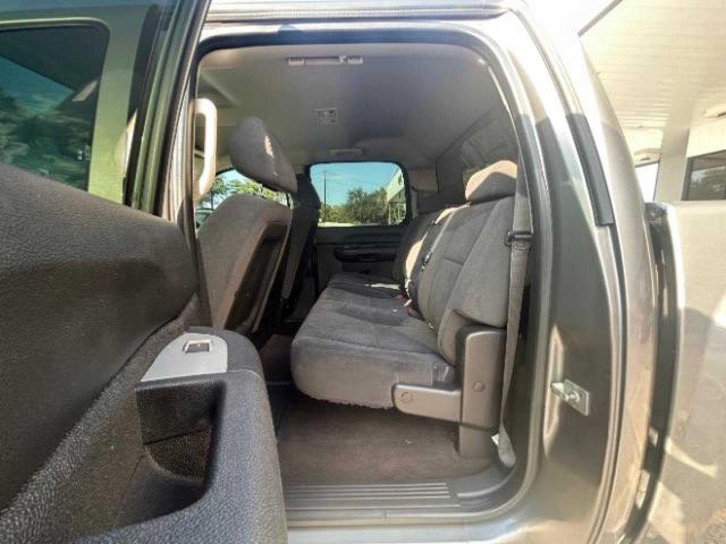 2008 Graystone Metallic Chevrolet Silverado 1500 LT1 Crew Cab 2WD (3GCEC13J38G) with an 5.3L V8 OHV 16V engine, 4-Speed Automatic transmission, located at 12182 Garland Rd, Dallas, TX, 75218, (214) 521-2040, 0.000000, 0.000000 - Photo#10