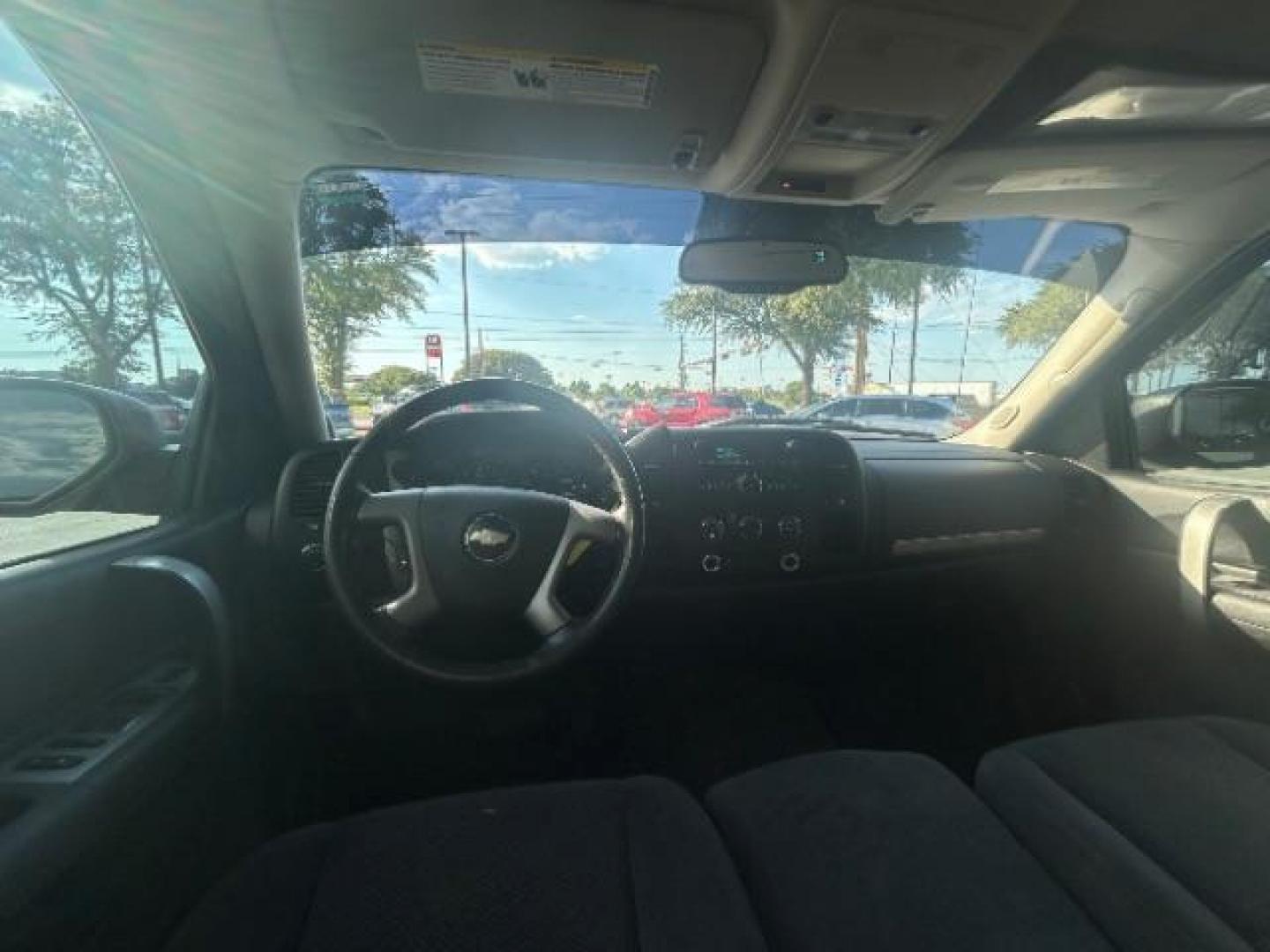 2008 Graystone Metallic Chevrolet Silverado 1500 LT1 Crew Cab 2WD (3GCEC13J38G) with an 5.3L V8 OHV 16V engine, 4-Speed Automatic transmission, located at 12182 Garland Rd, Dallas, TX, 75218, (214) 521-2040, 0.000000, 0.000000 - Photo#11