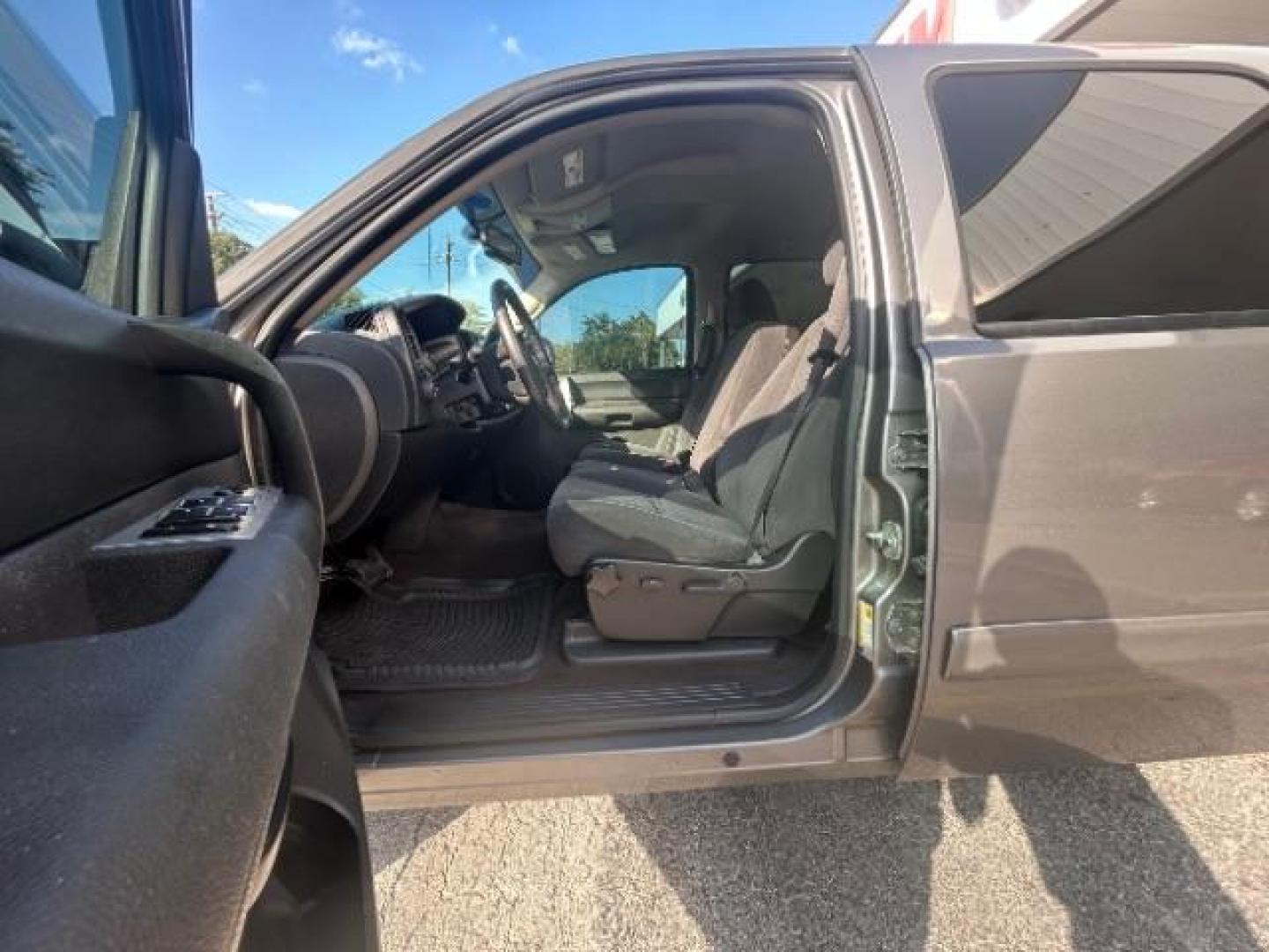 2008 Graystone Metallic Chevrolet Silverado 1500 LT1 Crew Cab 2WD (3GCEC13J38G) with an 5.3L V8 OHV 16V engine, 4-Speed Automatic transmission, located at 12182 Garland Rd, Dallas, TX, 75218, (214) 521-2040, 0.000000, 0.000000 - Photo#12