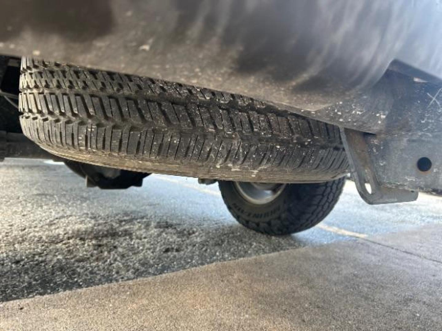 2008 Graystone Metallic Chevrolet Silverado 1500 LT1 Crew Cab 2WD (3GCEC13J38G) with an 5.3L V8 OHV 16V engine, 4-Speed Automatic transmission, located at 12182 Garland Rd, Dallas, TX, 75218, (214) 521-2040, 0.000000, 0.000000 - Photo#18
