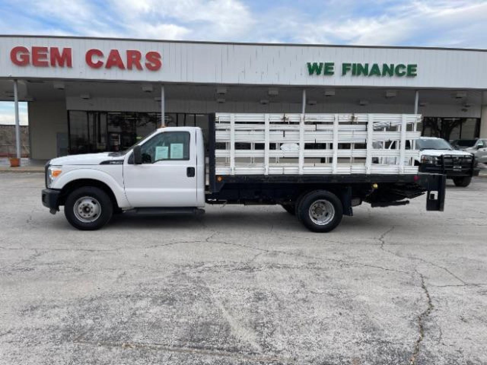 2014 Oxford White Ford F-350 SD XL DRW 2WD (1FDRF3G63EE) with an 6.2L V8 OHV 16V engine, 6-Speed Automatic transmission, located at 12182 Garland Rd, Dallas, TX, 75218, (214) 521-2040, 0.000000, 0.000000 - Photo #7
