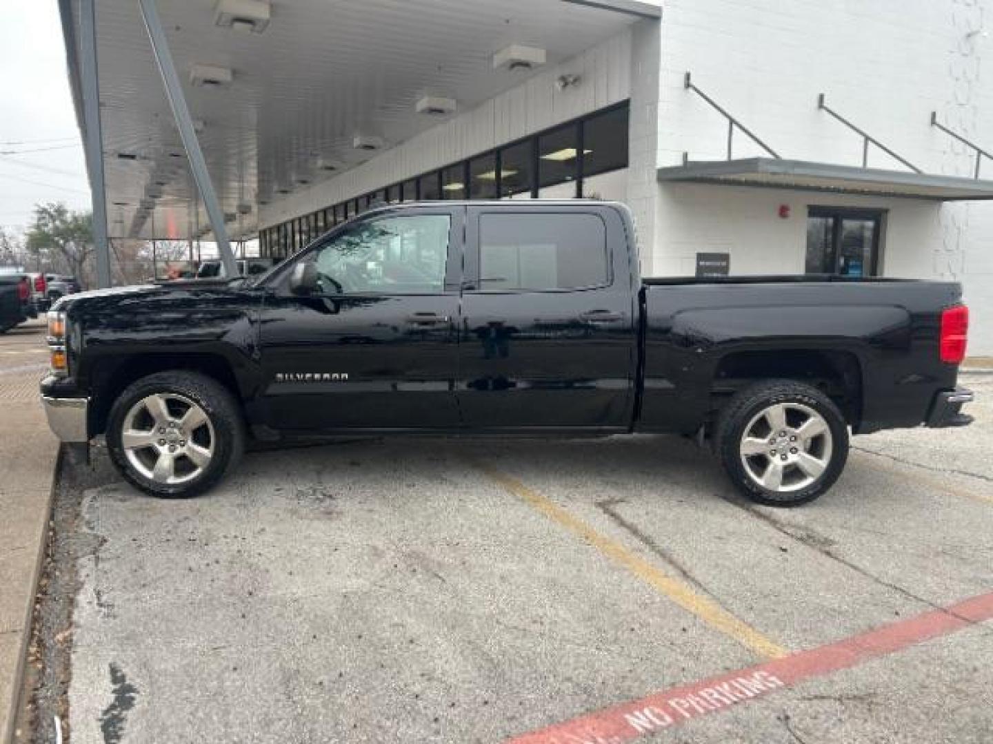 2014 Black /Jet Black Chevrolet Silverado 1500 1LT Crew Cab 2WD (3GCPCREC1EG) with an 5.3L V8 OHV 16V engine, 6-Speed Automatic transmission, located at 12182 Garland Rd, Dallas, TX, 75218, (214) 521-2040, 0.000000, 0.000000 - Photo#3