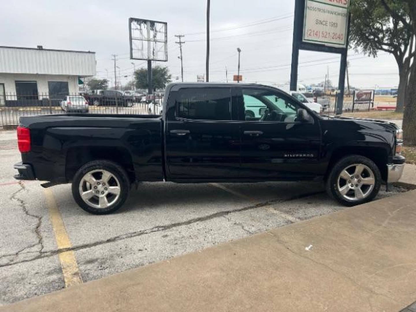 2014 Black /Jet Black Chevrolet Silverado 1500 1LT Crew Cab 2WD (3GCPCREC1EG) with an 5.3L V8 OHV 16V engine, 6-Speed Automatic transmission, located at 12182 Garland Rd, Dallas, TX, 75218, (214) 521-2040, 0.000000, 0.000000 - Photo#8