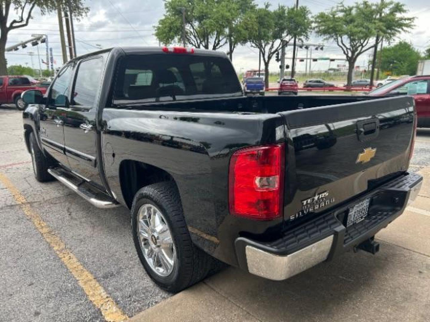 2012 Black Chevrolet Silverado 1500 LT Crew Cab 2WD (3GCPCSE07CG) with an 5.3L V8 OHV 16V FFV engine, 6-Speed Automatic transmission, located at 12182 Garland Rd, Dallas, TX, 75218, (214) 521-2040, 0.000000, 0.000000 - Photo#6