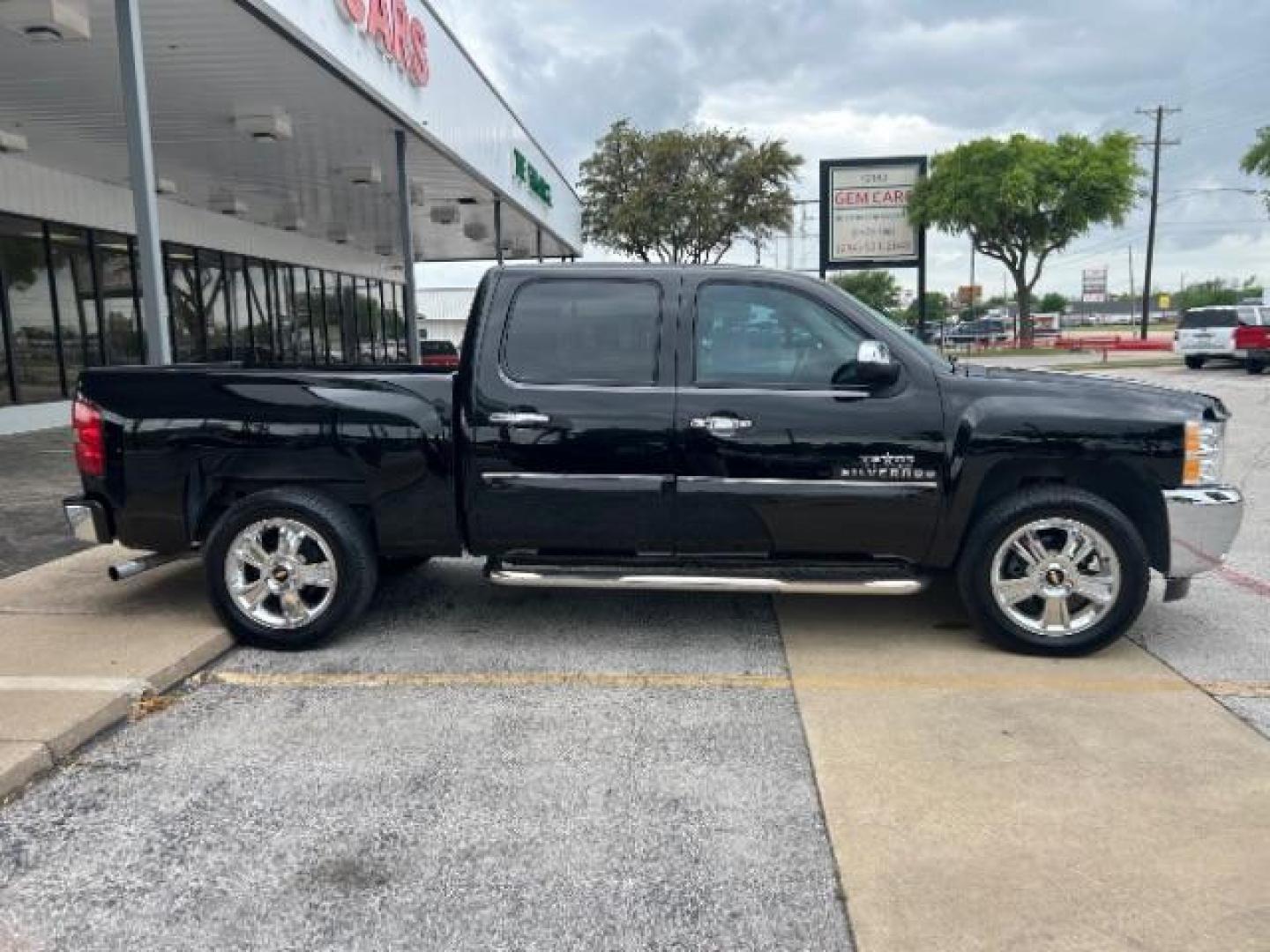 2012 Black Chevrolet Silverado 1500 LT Crew Cab 2WD (3GCPCSE07CG) with an 5.3L V8 OHV 16V FFV engine, 6-Speed Automatic transmission, located at 12182 Garland Rd, Dallas, TX, 75218, (214) 521-2040, 0.000000, 0.000000 - Photo#8