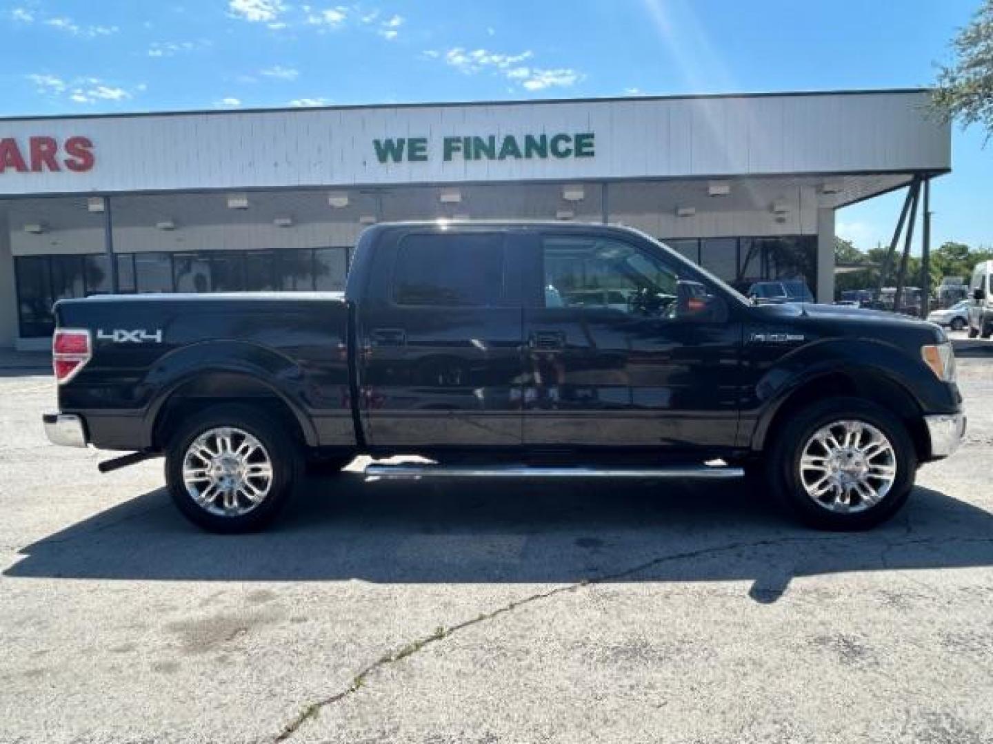 2010 Tuxedo Black Ford F-150 Lariat SuperCrew 5.5 (1FTFW1EV3AF) with an 5.4L V8 SOHC 24V FFV engine, located at 12182 Garland Rd, Dallas, TX, 75218, (214) 521-2040, 0.000000, 0.000000 - Photo#7