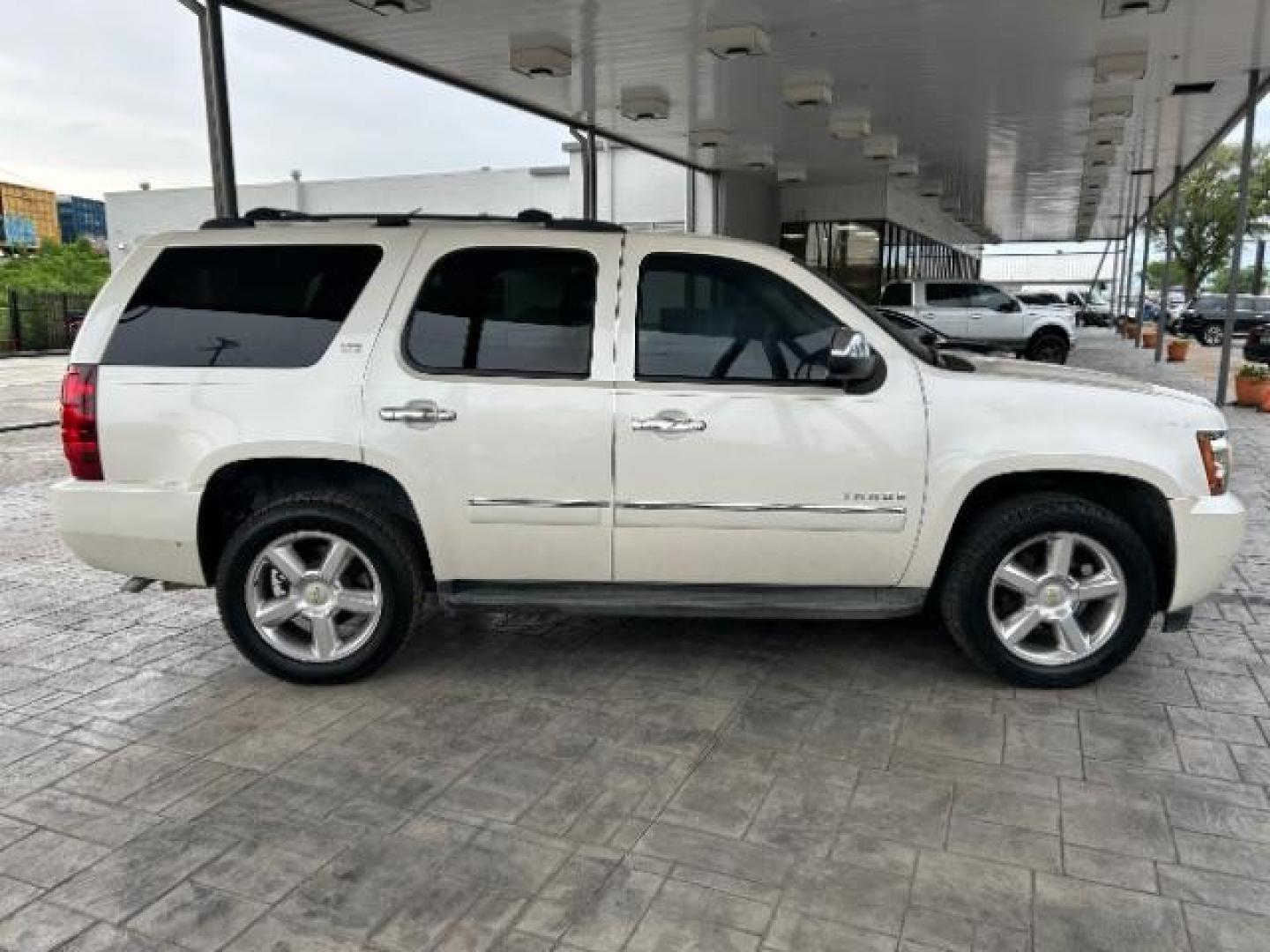 2011 White Diamond /Light Cashmere/Dark Chevrolet Tahoe LTZ 2WD (1GNSCCE05BR) with an 5.3L V8 OHV 16V FFV engine, 6-Speed Automatic transmission, located at 12182 Garland Rd, Dallas, TX, 75218, (214) 521-2040, 0.000000, 0.000000 - Photo#8