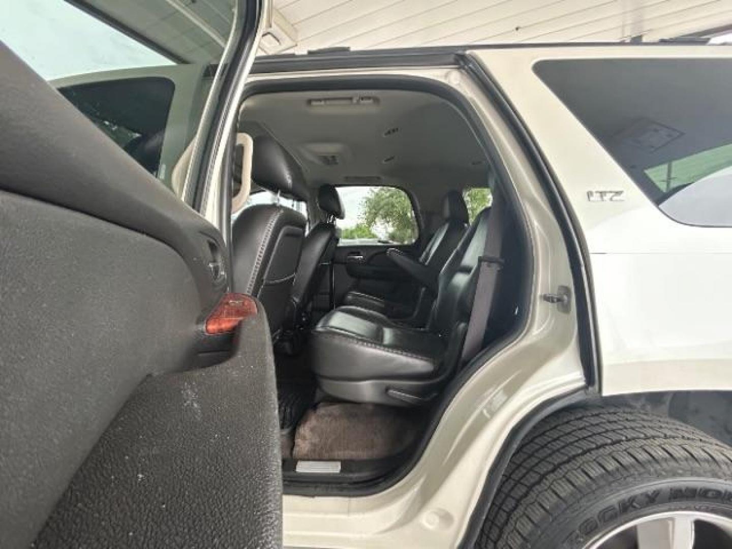 2011 White Diamond /Light Cashmere/Dark Chevrolet Tahoe LTZ 2WD (1GNSCCE05BR) with an 5.3L V8 OHV 16V FFV engine, 6-Speed Automatic transmission, located at 12182 Garland Rd, Dallas, TX, 75218, (214) 521-2040, 0.000000, 0.000000 - Photo#12