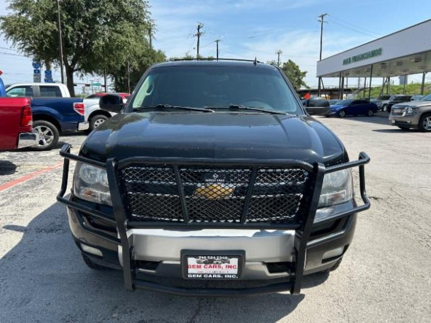 2013 Black Chevrolet Tahoe LT 4WD (1GNSKBE09DR) with an 5.3L V8 OHV 16V FFV engine, 6-Speed Automatic transmission, located at 12182 Garland Rd, Dallas, TX, 75218, (214) 521-2040, 0.000000, 0.000000 - Photo#1
