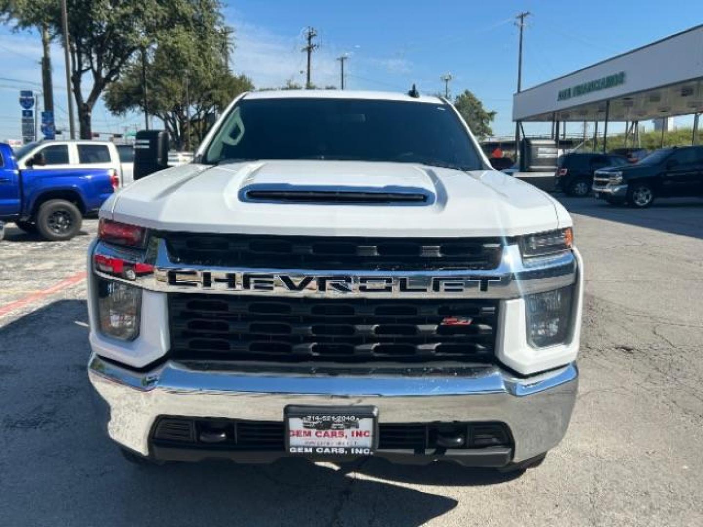 2021 White /Jet Black, cloth Chevrolet Silverado 2500HD LT Crew Cab Short Bo (1GC1YNEY9MF) with an 6.6L V8 OHV 16V DIES engine, 6-Speed Automatic transmission, located at 12182 Garland Rd, Dallas, TX, 75218, (214) 521-2040, 0.000000, 0.000000 - Photo#1