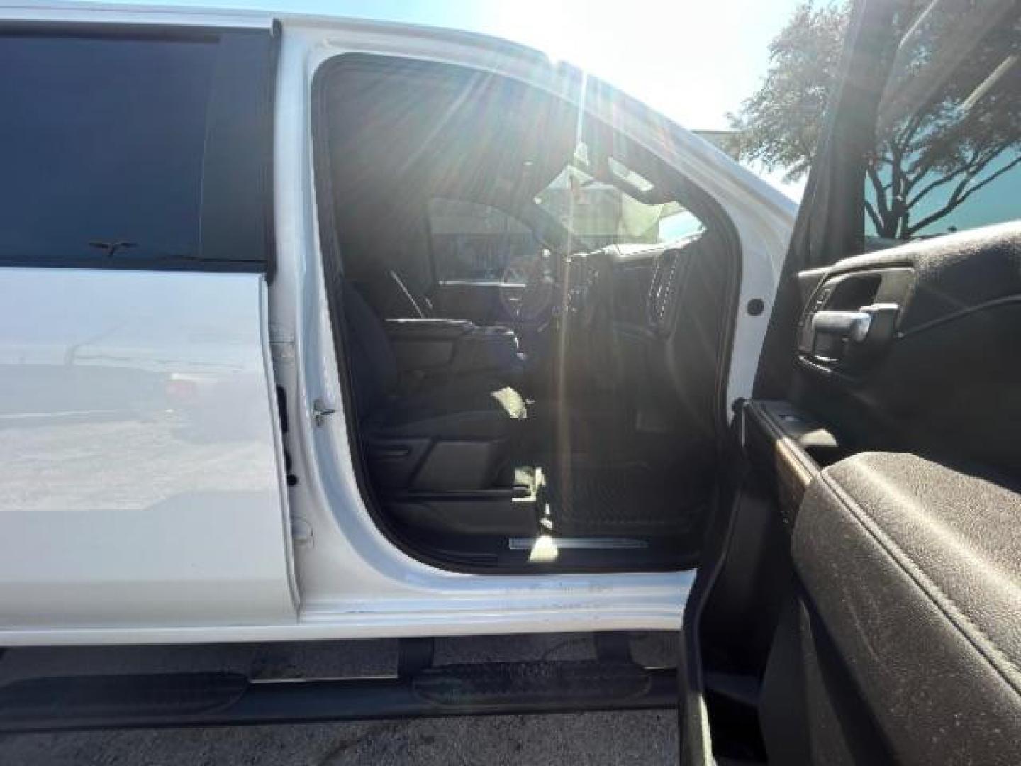 2021 White /Jet Black, cloth Chevrolet Silverado 2500HD LT Crew Cab Short Bo (1GC1YNEY9MF) with an 6.6L V8 OHV 16V DIES engine, 6-Speed Automatic transmission, located at 12182 Garland Rd, Dallas, TX, 75218, (214) 521-2040, 0.000000, 0.000000 - Photo#8