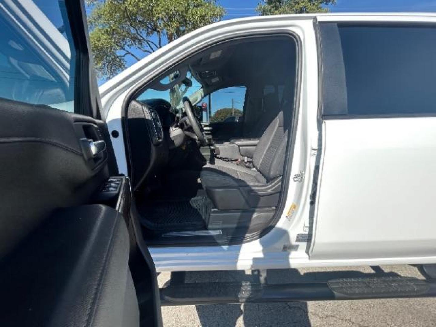 2021 White /Jet Black, cloth Chevrolet Silverado 2500HD LT Crew Cab Short Bo (1GC1YNEY9MF) with an 6.6L V8 OHV 16V DIES engine, 6-Speed Automatic transmission, located at 12182 Garland Rd, Dallas, TX, 75218, (214) 521-2040, 0.000000, 0.000000 - Photo#11