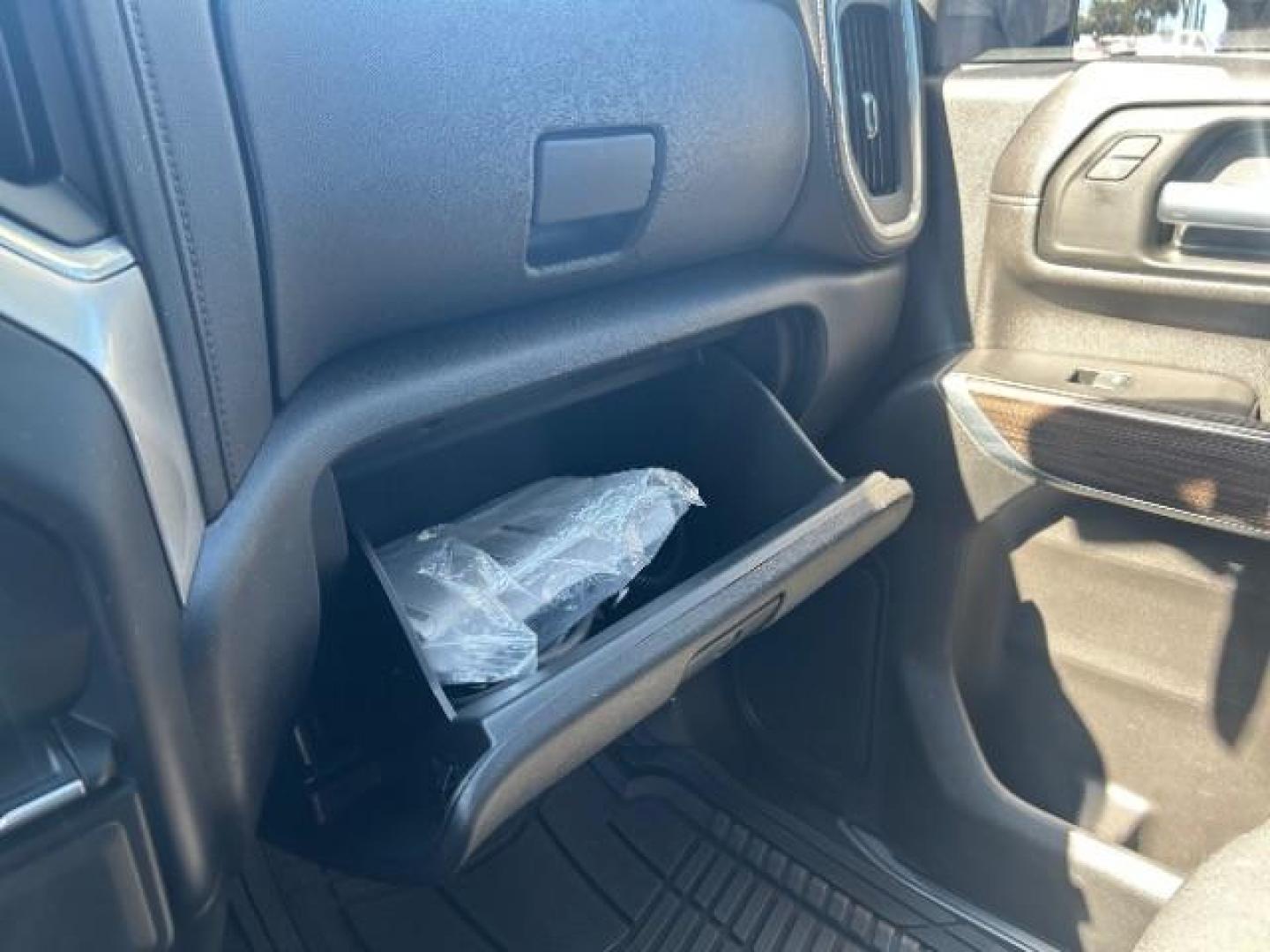 2021 White /Jet Black, cloth Chevrolet Silverado 2500HD LT Crew Cab Short Bo (1GC1YNEY9MF) with an 6.6L V8 OHV 16V DIES engine, 6-Speed Automatic transmission, located at 12182 Garland Rd, Dallas, TX, 75218, (214) 521-2040, 0.000000, 0.000000 - Photo#14