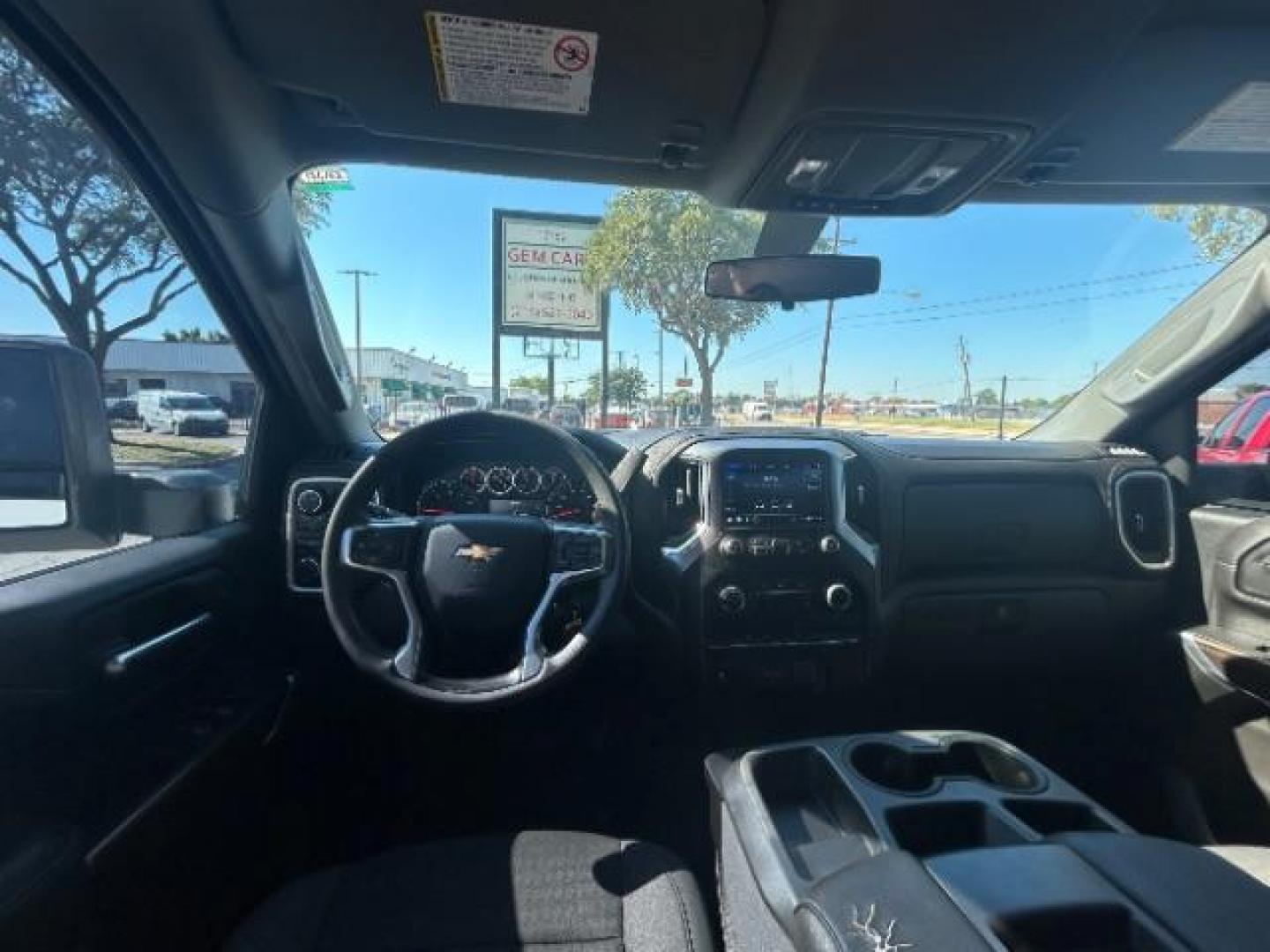 2021 White /Jet Black, cloth Chevrolet Silverado 2500HD LT Crew Cab Short Bo (1GC1YNEY9MF) with an 6.6L V8 OHV 16V DIES engine, 6-Speed Automatic transmission, located at 12182 Garland Rd, Dallas, TX, 75218, (214) 521-2040, 0.000000, 0.000000 - Photo#15