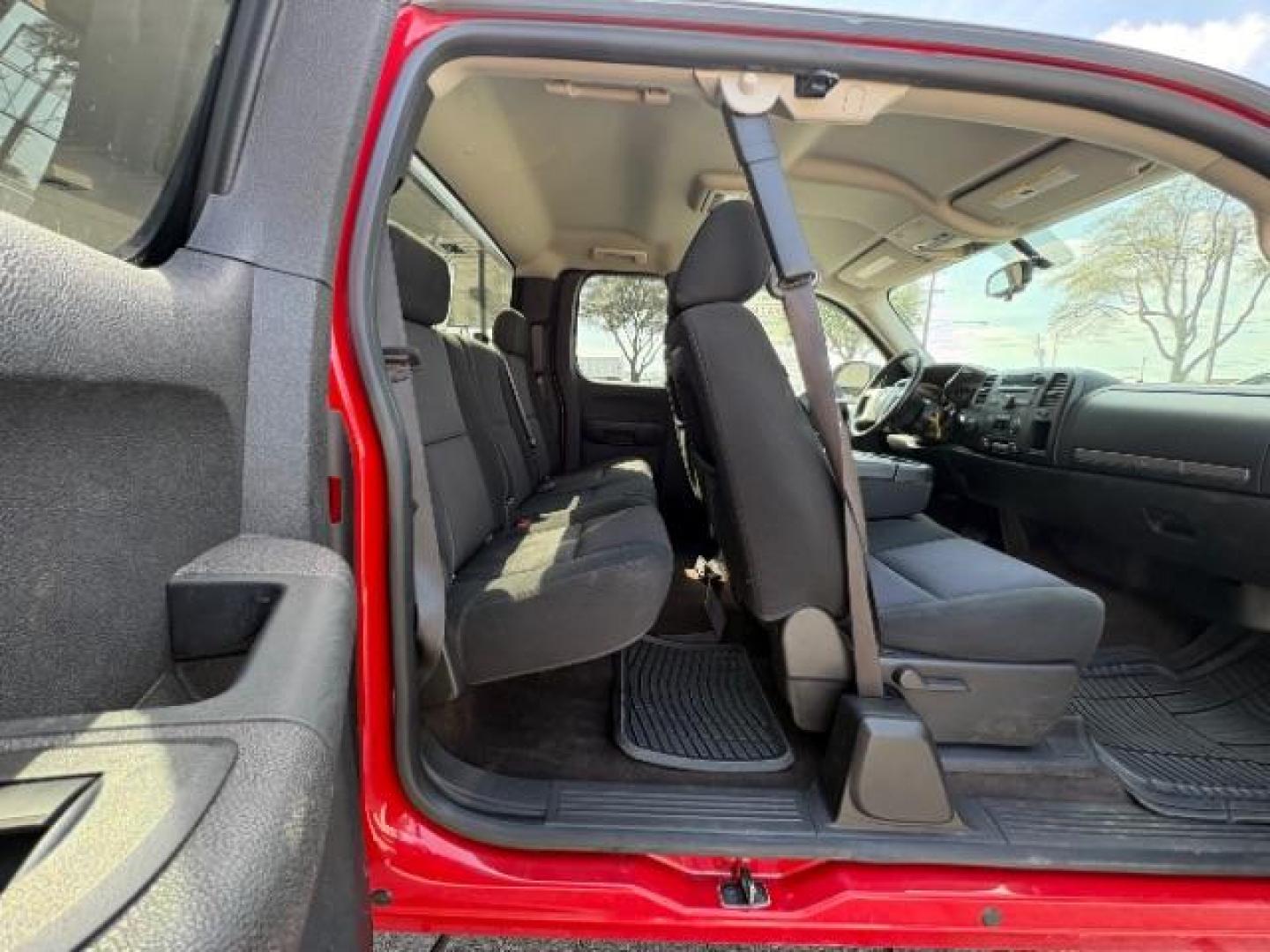 2013 Victory Red /Ebony Cloth Interior Chevrolet Silverado 1500 LT Ext. Cab 4WD (1GCRKSE78DZ) with an 5.3L V8 OHV 16V FFV engine, Automatic transmission, located at 12182 Garland Rd, Dallas, TX, 75218, (214) 521-2040, 0.000000, 0.000000 - Photo#9